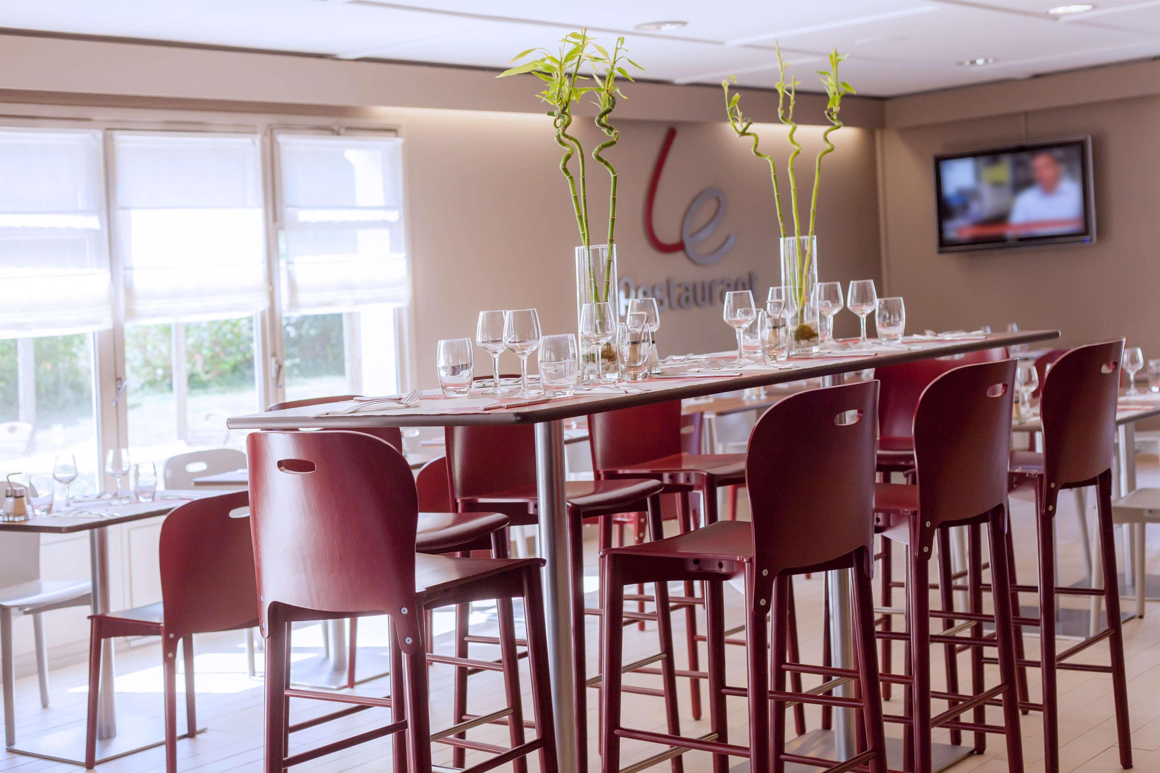 Campanile Angers Ouest - Beaucouze Hotel Exterior foto