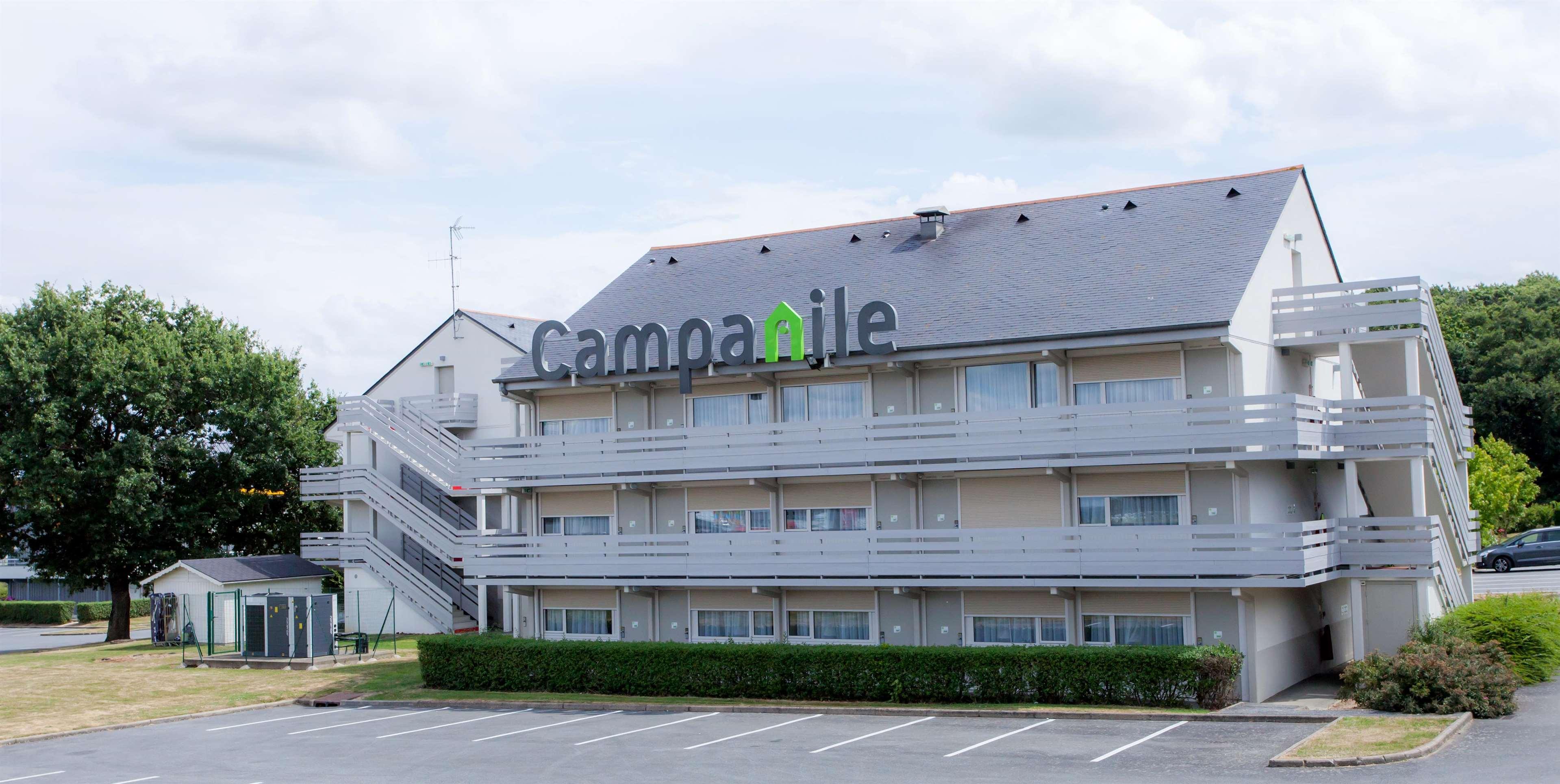 Campanile Angers Ouest - Beaucouze Hotel Exterior foto