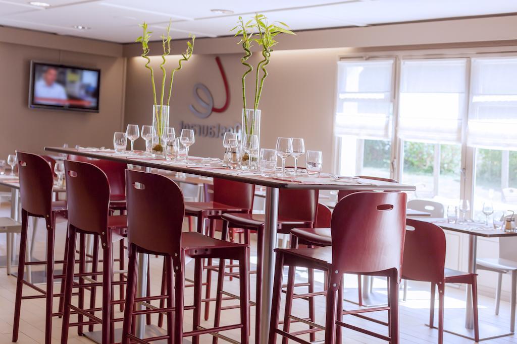 Campanile Angers Ouest - Beaucouze Hotel Exterior foto