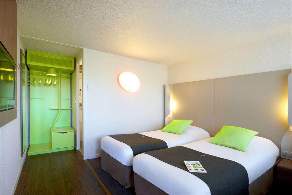 Campanile Angers Ouest - Beaucouze Hotel Quarto foto